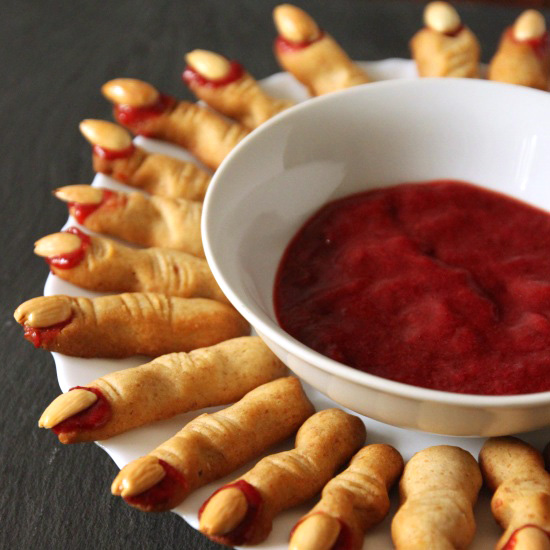 Whole Wheat Witch Fingers without any dye! | texanerin.com