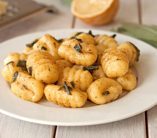 Browned Butter and Sage Lemon Gnocchi | texanerin.com