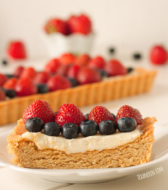 100% Whole Grain Greek Yogurt Berry Cookie Tart