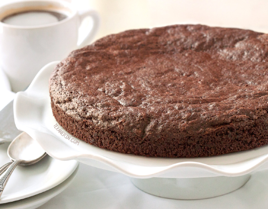 This healthier kladdkaka (Swedish sticky chocolate cake) is gluten-free, grain-free, dairy-free and 100% whole grain!