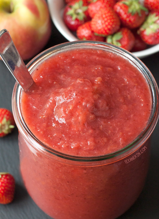 Healthy 2-Ingredient Strawberry Applesauce – naturally paleo, gluten-free and vegan!