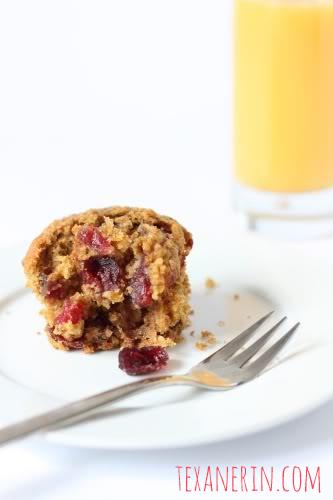100% Whole Grain Cranberry Orange Oat Muffins | texanerin.com