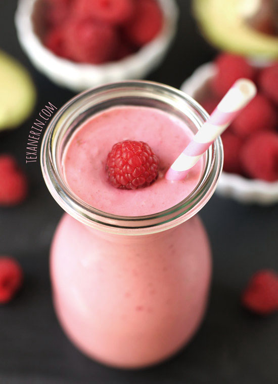 Raspberry Banana Avocado Smoothie - naturally sweet from the banana, this is the prefect way to start the day! From texanerin.com