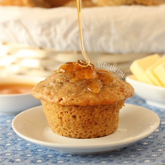 100% Whole Grain Dinner Muffins = fluffy and fuss-free! | texanerin.com