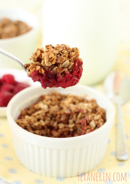 100% Whole Grain Raspberry Crumble | texanerin.com