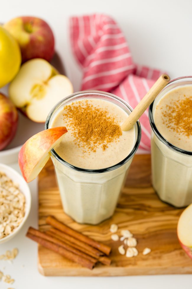 This apple smoothie is thick, creamy and so delicious. Think of it as a fuss-free, less sugary and more healthy version of apple pie. With vegan and paleo options.