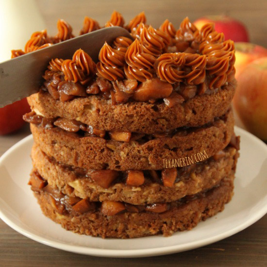 Apple Blondie Cake – Filled with cooked apples, this 100% whole grain apple blondie cake is a fuss free delicious layer cake! | texanerin.com