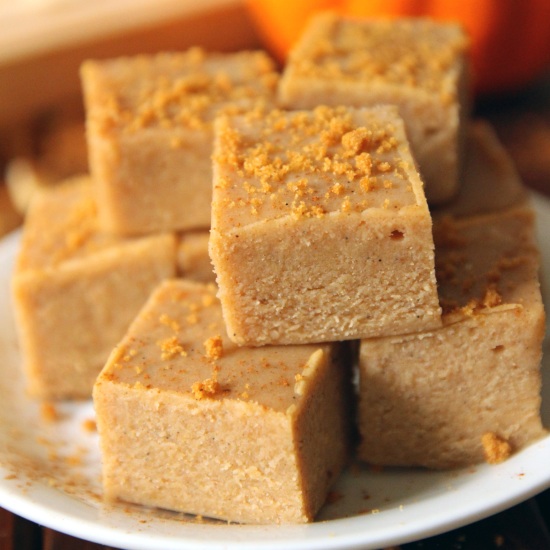 No-Bake White Chocolate Pumpkin Fudge | texanerin.com
