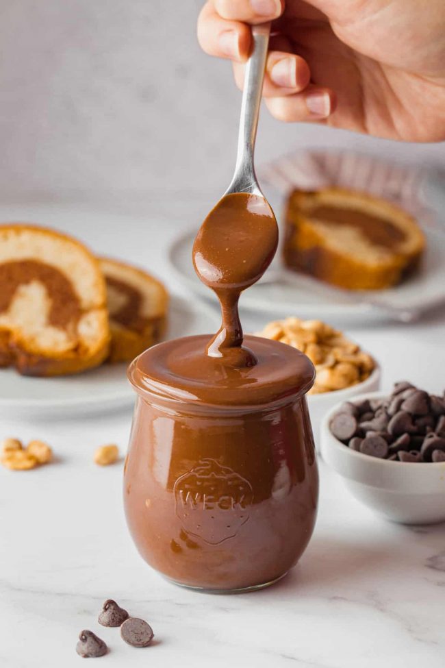 This chocolate peanut butter spread only requires a few ingredients and takes just minutes to make! Naturally gluten-free, vegan and dairy-free.