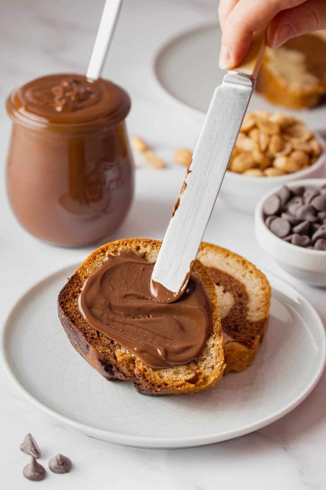 This chocolate peanut butter spread only requires a few ingredients and takes just minutes to make! Naturally gluten-free, vegan and dairy-free.