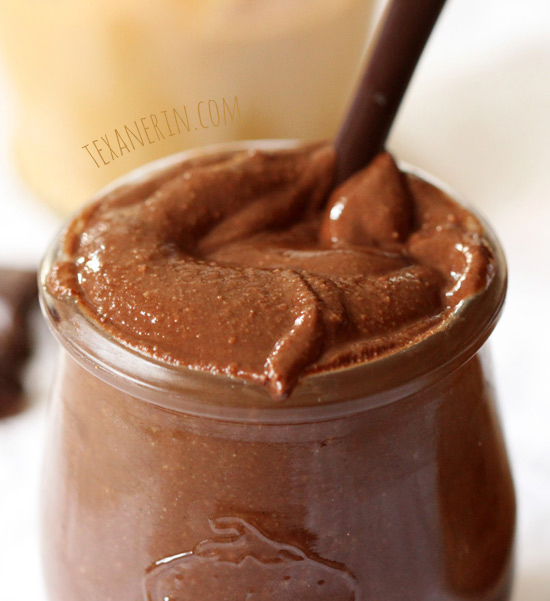 Homemade Chocolate Peanut Butter Spread - just add peanuts, cocoa powder and chocolate to a food processor! | texanerin.com