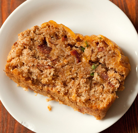 100% Whole Grain Cheddar Bacon Beer Bread | texanerin.com
