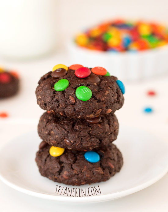 100% Whole Grain Chocolate M&M Cookies made healthier with coconut oil and flaxseeds! | texanerin.com