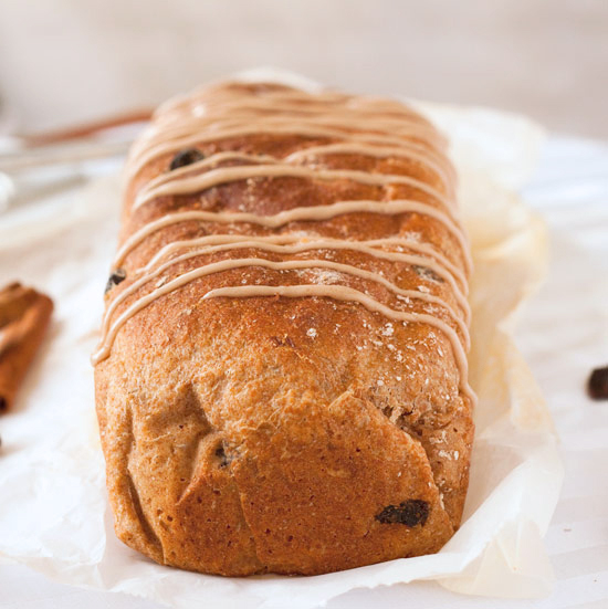 100% Whole Spelt Cinnamon Raisin Bread - healthier and delicious! Also happens to be vegan and dairy-free | texanerin.com
