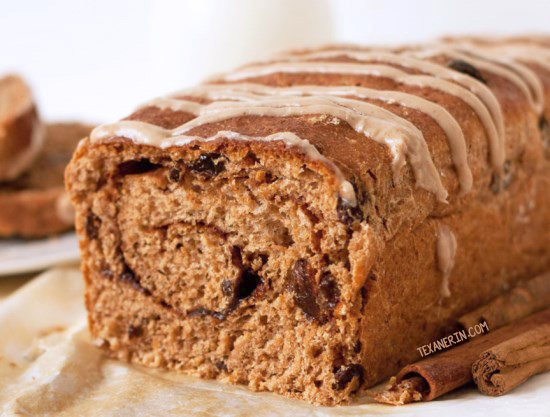 Cinnamon Raisin Bread - 100% whole spelt and pretty simple! Also just happens to be vegan and dairy-free | texanerin.com