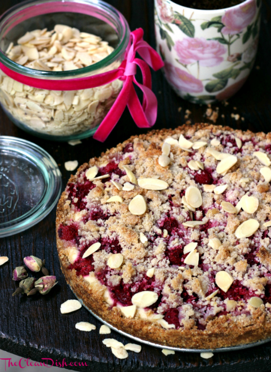 Grain-free Raspberry Sour Cream Crumble Cake | texanerin.com