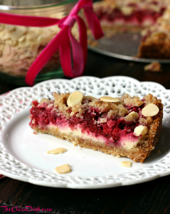 Grain-free Raspberry Sour Cream Crumble Cake | texanerin.com