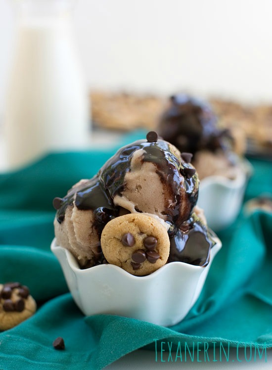 Healthier Sundaes (Whole Grain Peanut Butter Cookies + Peanut Butter Banana Ice Cream) | texanerin.com