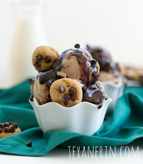 Healthier Sundaes (Whole Grain Peanut Butter Cookies + Peanut Butter Banana Ice Cream) | texanerin.com