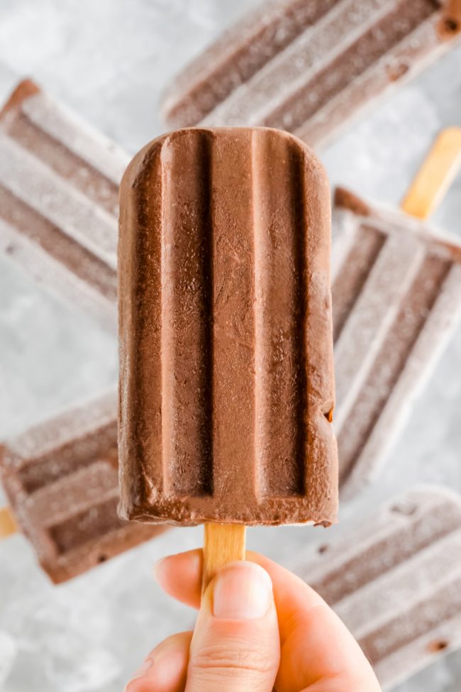 Healthy easy fudgesicles that are super creamy, rich and full of good for you ingredients! Can be made paleo / vegan.
