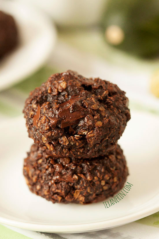 100% whole grain chocolate zucchini cookies (which also happen to be dairy-free!) | texanerin.com