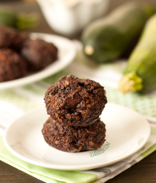 Chocolate zucchini cookies – soft, fudgy and 100% whole grain and dairy-free! | texanerin.com