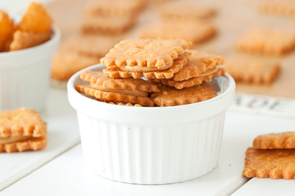 Gluten-free Peanut Butter Cheese Cracker Sandwiches