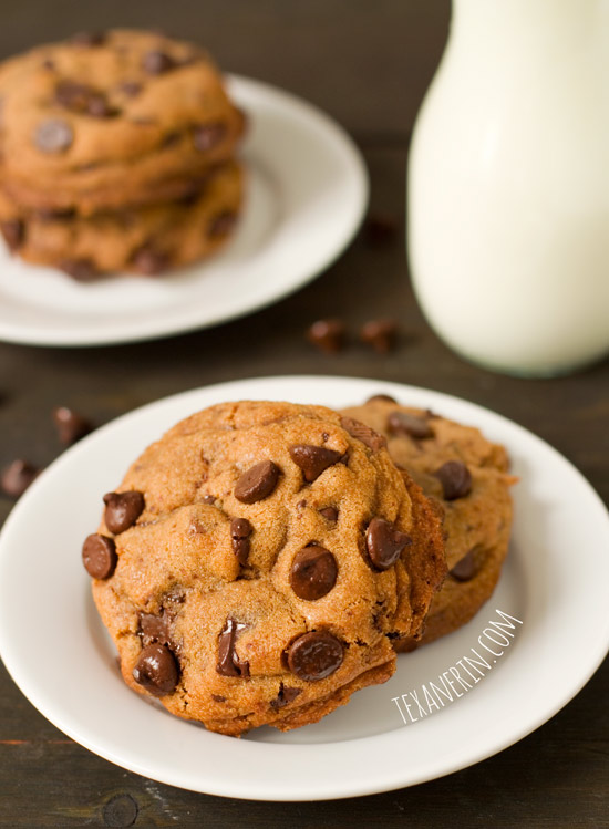 Healthier New York Times Chocolate Chip Cookies – These healthified cookies are just as delicious as the original! | texanerin.com