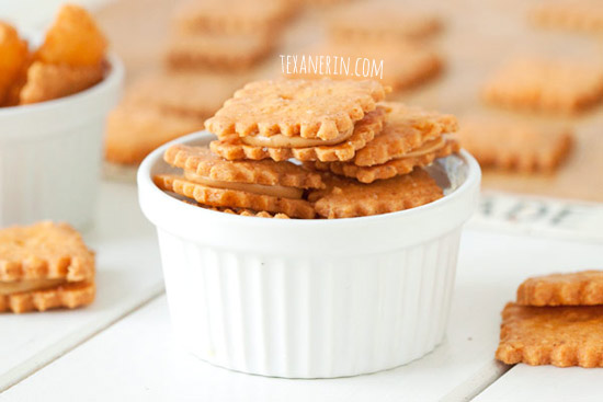 Peanut butter cheese cracker sandwiches | texanerin.com