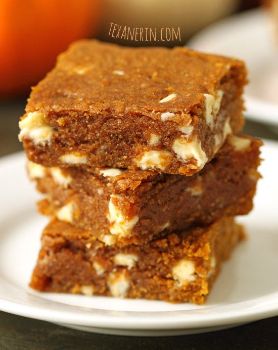 Chewy Pumpkin Blondies – made healthier with whole grains! | texanerin.com