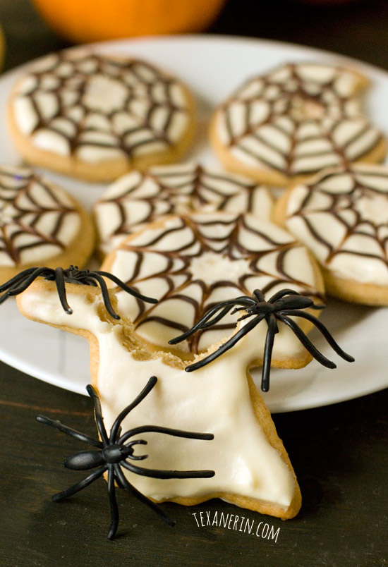 Healthier Halloween Sugar Cookies – no chilling time required! | texanerin.com