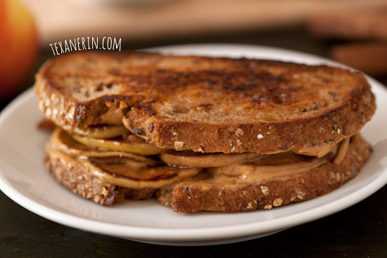 Peanut butter apple grilled sandwich | texanerin.com