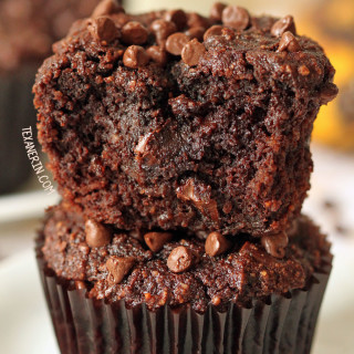 These paleo chocolate banana muffins are bursting with banana flavor and are super rich and decadent! (honey sweetened, grain-free, gluten-free and dairy-free)