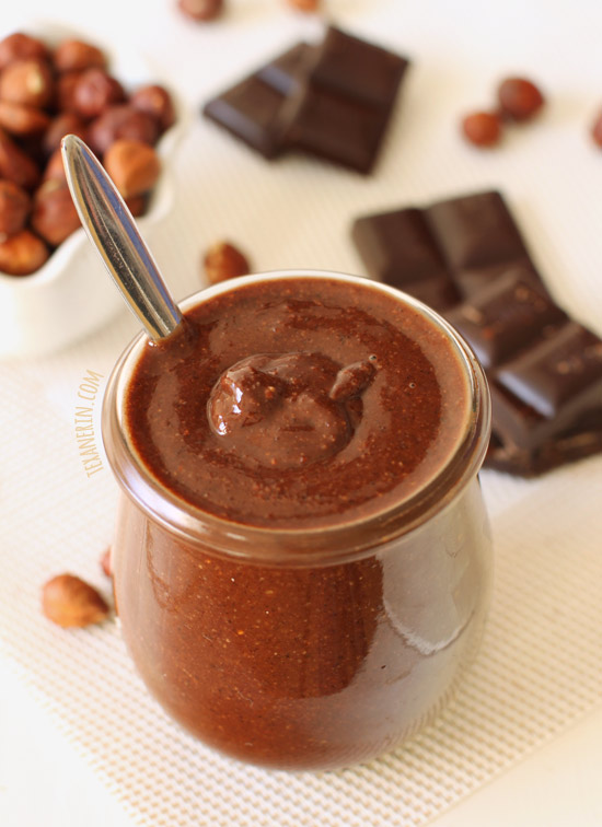Paleo Chocolate Hazelnut Butter Spread (vegan, gluten-free, dairy-free) – naturally sweetened and super easy!