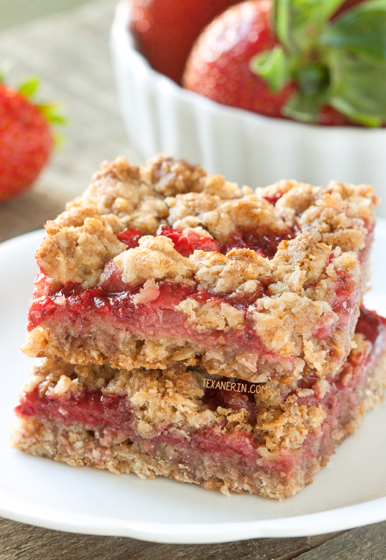 Strawberry Oat Bars – strawberry jam and strawberries are sandwiched between a buttery, whole grain, streusel-like mix! With a dairy-free and vegan option. Can also be made with all-purpose flour. Please click through to the recipe to see the dietary-friendly options.