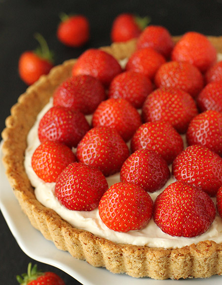 100% Whole Grain Strawberry Almond Mascarpone Tart