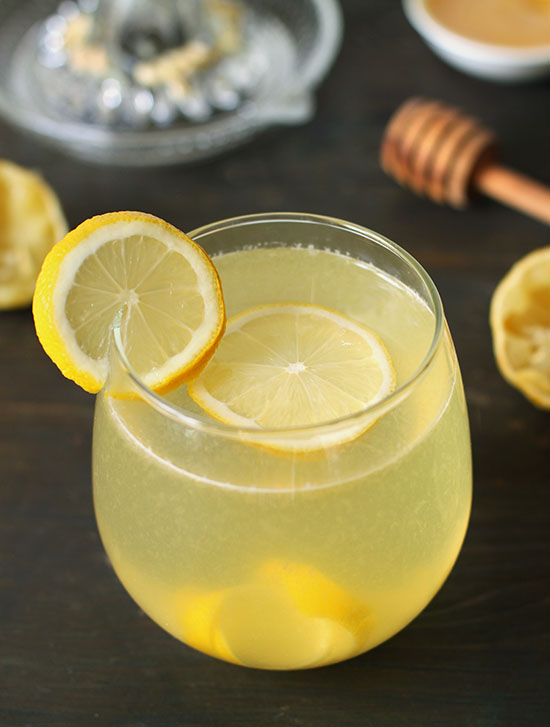 hoeny-sweetened-lemonade.jpg