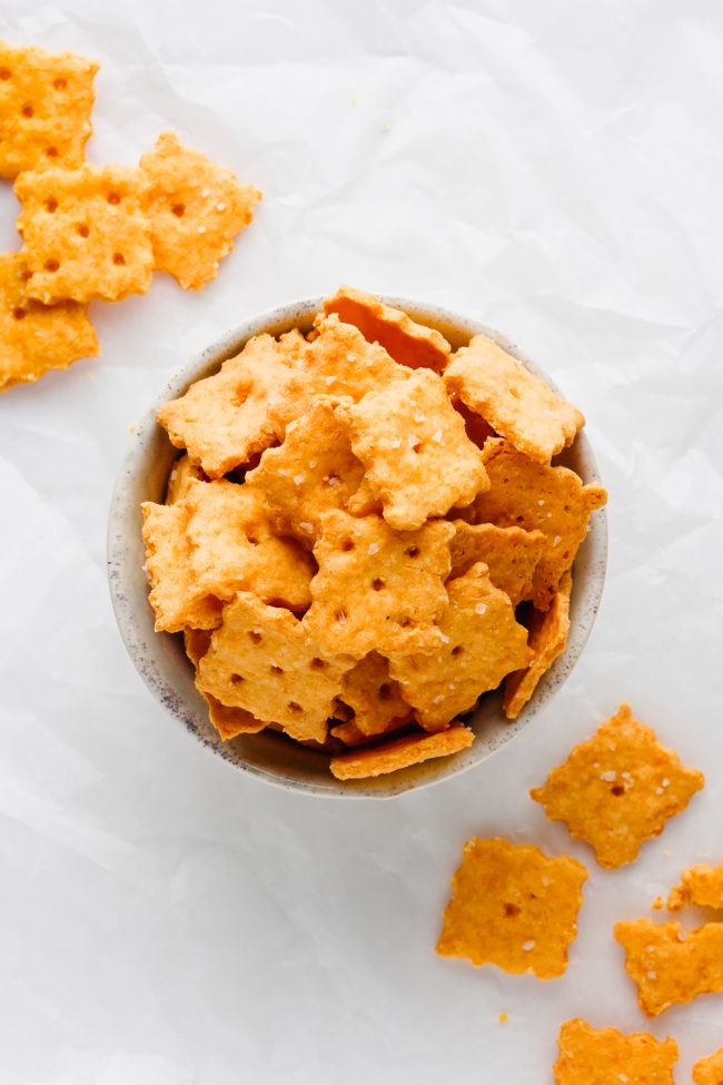 These keto cheese crackers are just as delicious as the traditional store-bought kind! Nobody will believe that these are low-carb, gluten-free and grain-free.