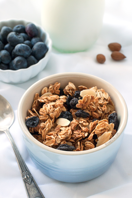 Spiced Blueberry Almond Granola {naturally gluten-free, dairy-free, 100% whole grain and maple-sweetened} 