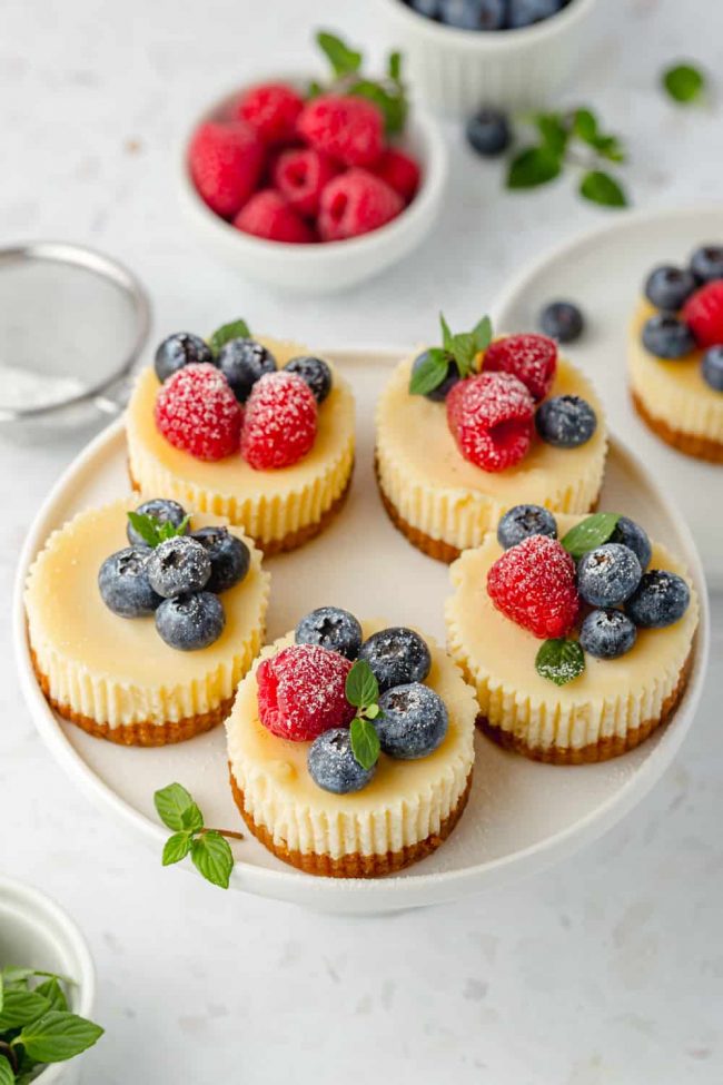 Mini Gluten-free Cheesecakes (super creamy, fantastic crust ...