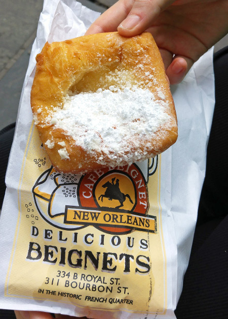 New Orleans: What and Where to Eat – Cafe Beignet