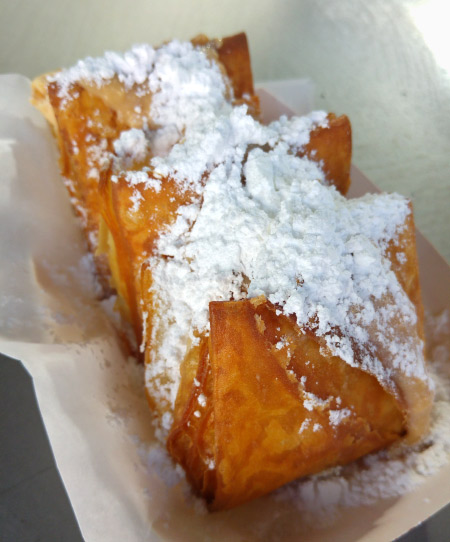 New Orleans: What and Where to Eat – Praline Beignets at Loretta's Authentic Pralines