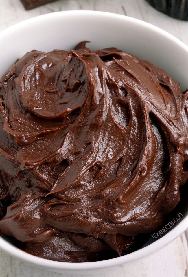 4-ingredient Paleo Vegan Chocolate Fudge Frosting. Only takes 5 minutes to make! Hold ups perfectly at room temp and can be piped. Please click through to the recipe to see all the dietary-friendly options.