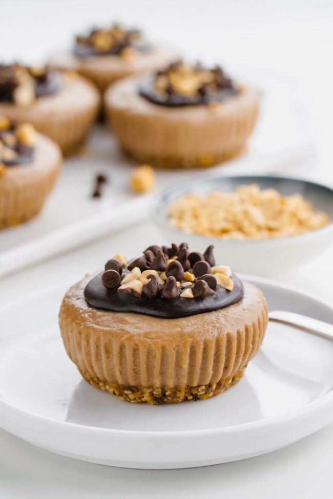 These delicious vegan no-bake peanut butter pies are made a little healthier with the help of bananas, coconut milk and maple syrup. With a paleo option.