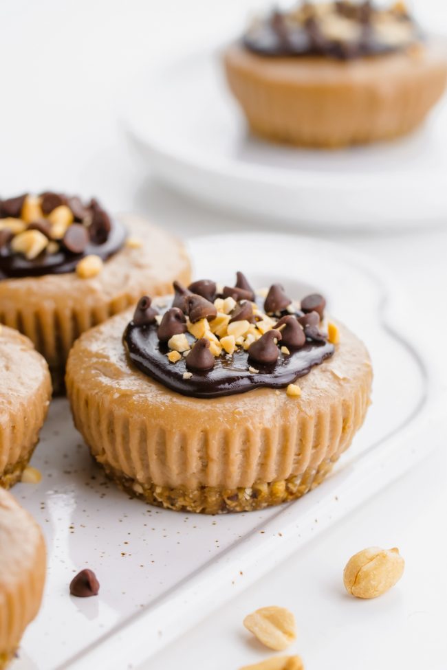 These delicious and easy vegan no-bake peanut butter pies are made a little healthier with the help of bananas, coconut milk and maple syrup. With a paleo option.