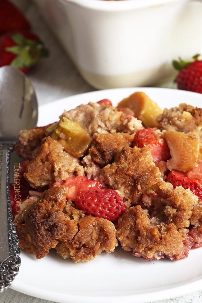 Paleo Strawberry Rhubarb Crisp