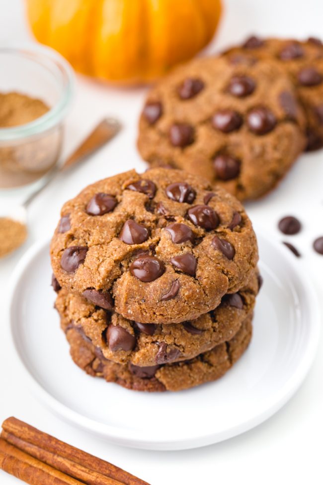 Chewy pumpkin spice cookies