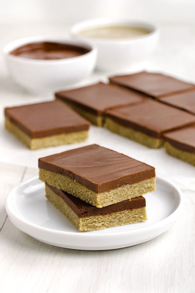 These delicious paleo peanut butter bars only use 5 ingredients, are no-bake, super easy to put together and are also vegan.