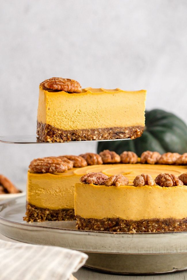 This vegan pumpkin cheesecake is also paleo, no-bake and amazingly creamy. It really tastes similar to a traditional pumpkin cheesecake! Grain-free, gluten-free and dairy-free.