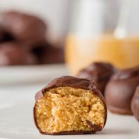 These healthy peanut butter balls come together so easily and are perfect for holiday parties! They're gluten-free, grain-free and vegan.